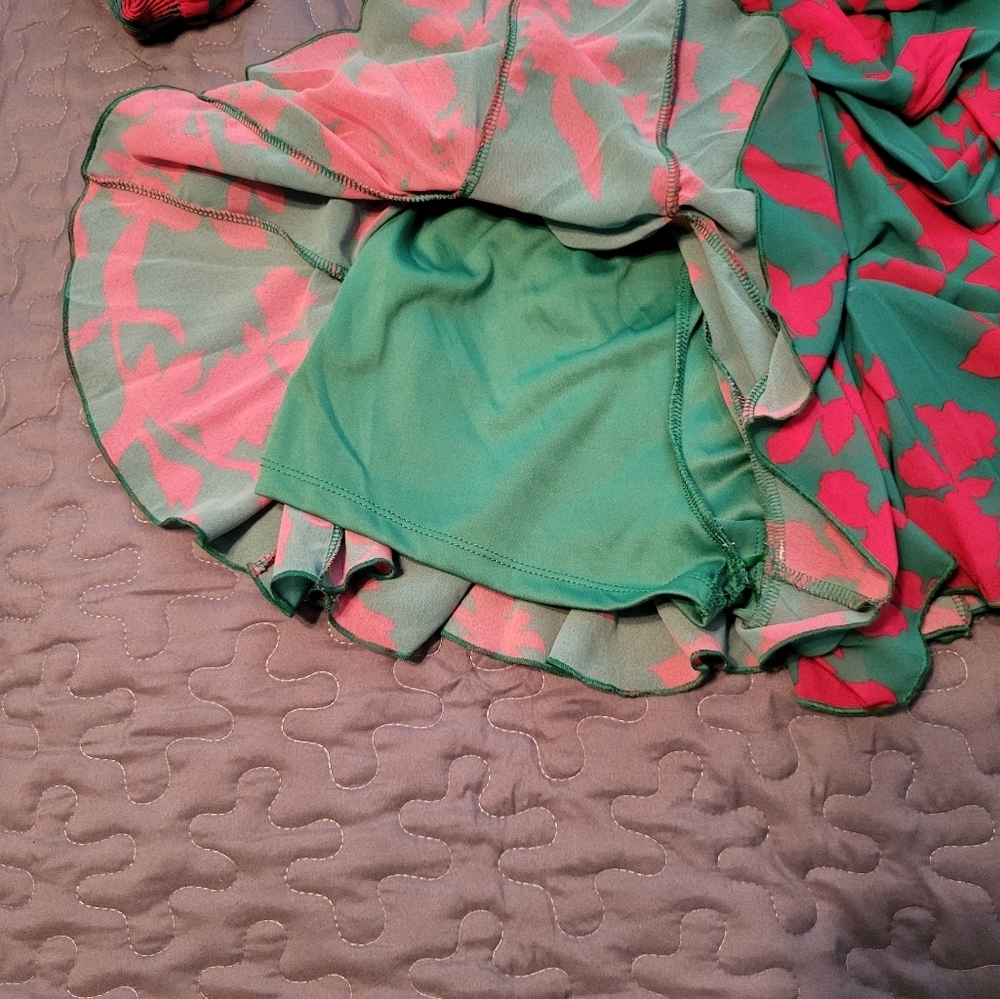 Jealous Tomato Green & Red Romper, Elastic Waist w/front Tie, Medium, Like New - Picture 7 of 9